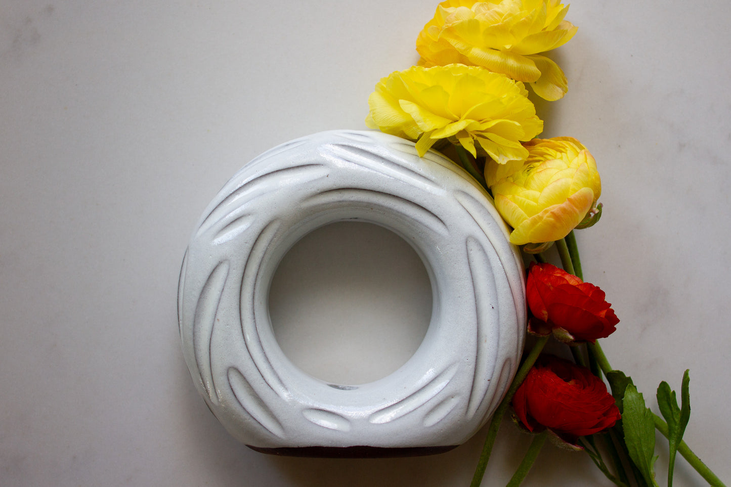 Donut Vase w/ Dark clay