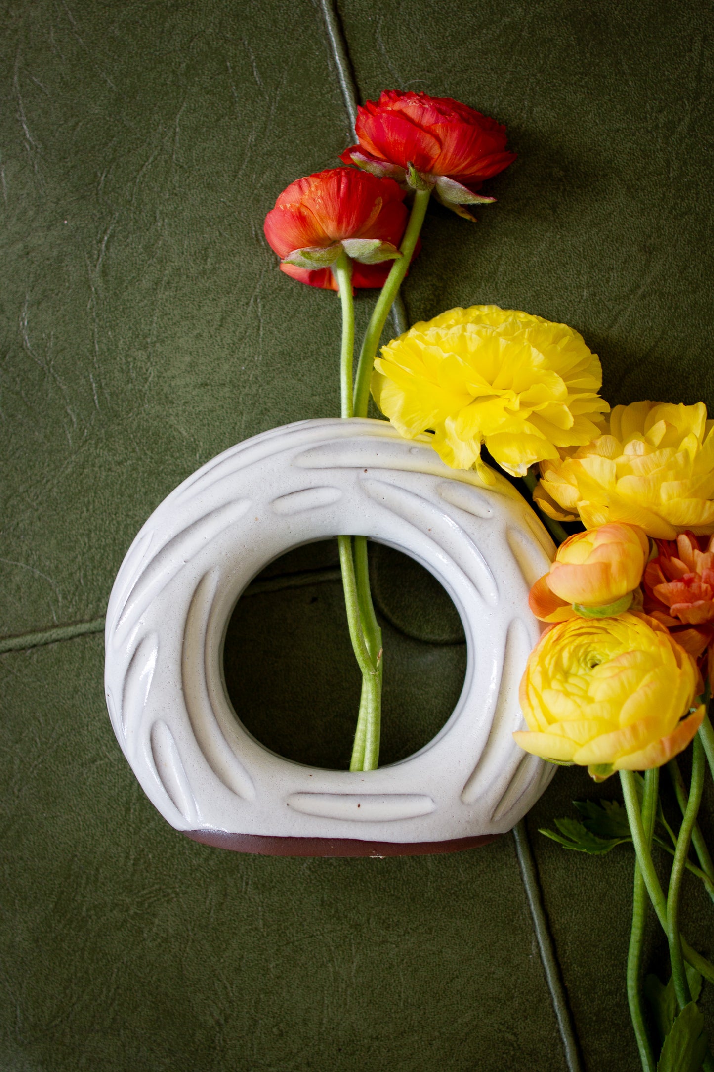 Donut Vase w/ Dark clay